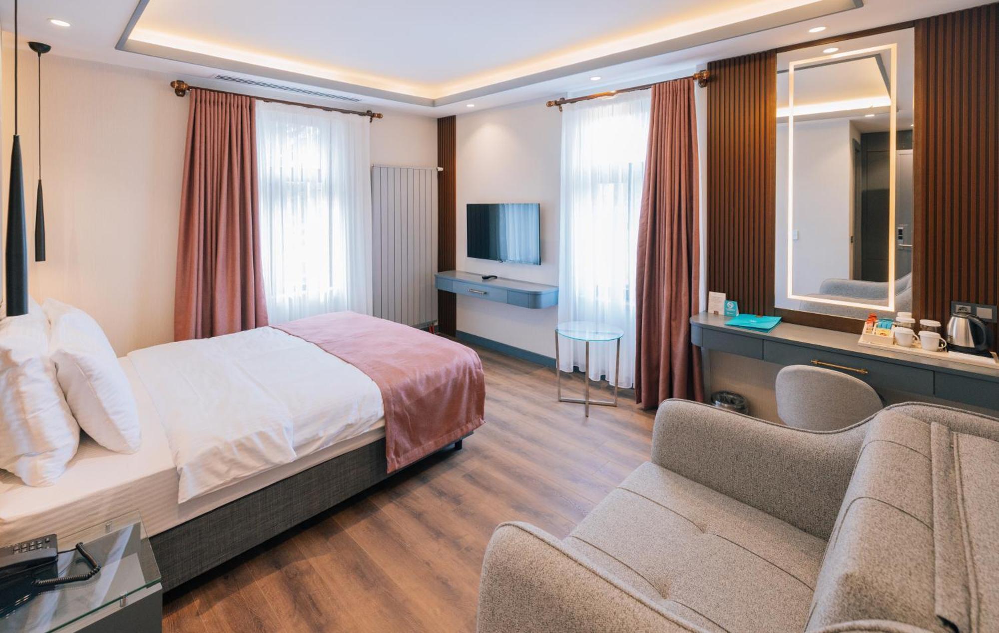 Ve Adakale Otel *